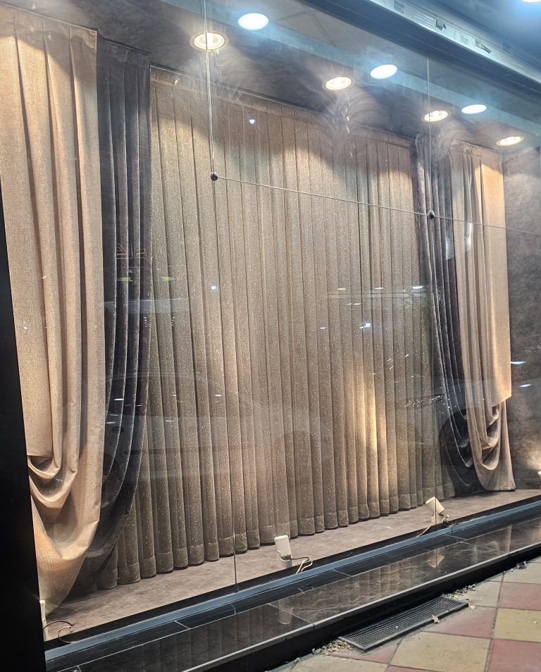 20251206_190620_pardeshine