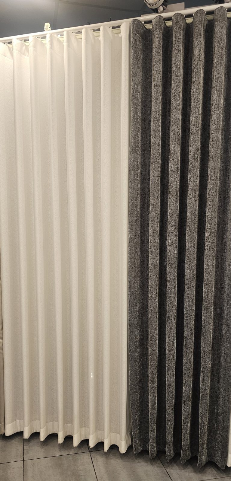 20251206_190844_pardeshine